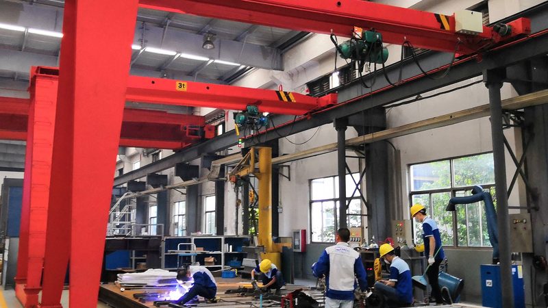 不锈钢悬臂吊：材质选择与报价解析**